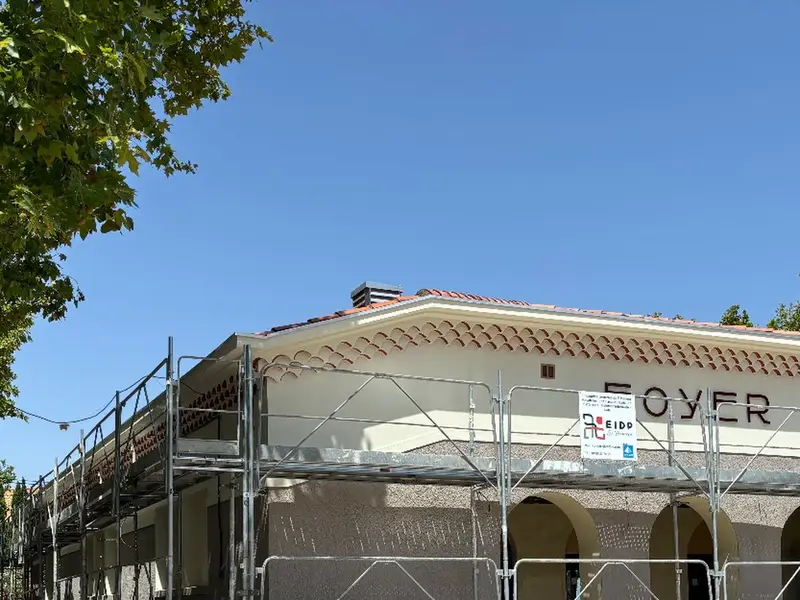 Toiture et génoise en tuiles rénovées
